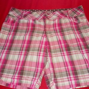 Woman's shorts